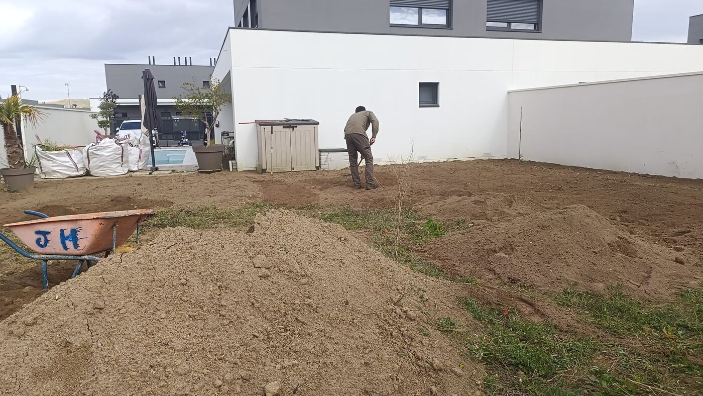 Preparación de terreno para jardín nuevo